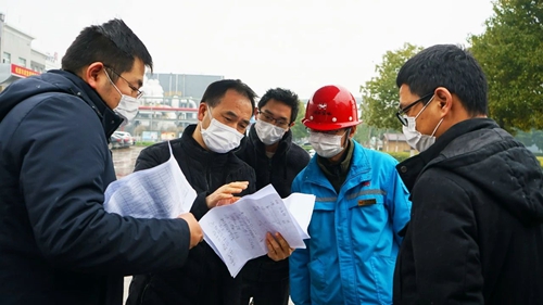 周金平到楚星公司、松滋肥業檢查疫情防控情況(圖1)