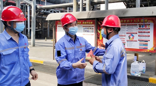 情系一線 集團(tuán)工會到分子公司“送清涼”(圖1) 情系一線 集團(tuán)工會到分子公司“送清涼”(圖1)