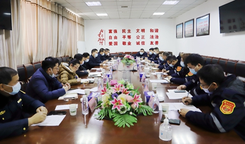 宜都市委副書記、市長李澤剛一行到楚星公司開展“千名干部進(jìn)千企”服務(wù)活動(dòng)(圖1)