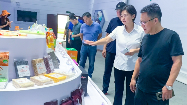 訪客戶談合作走市場！王大真到倍豐集團(tuán)走訪(圖3)