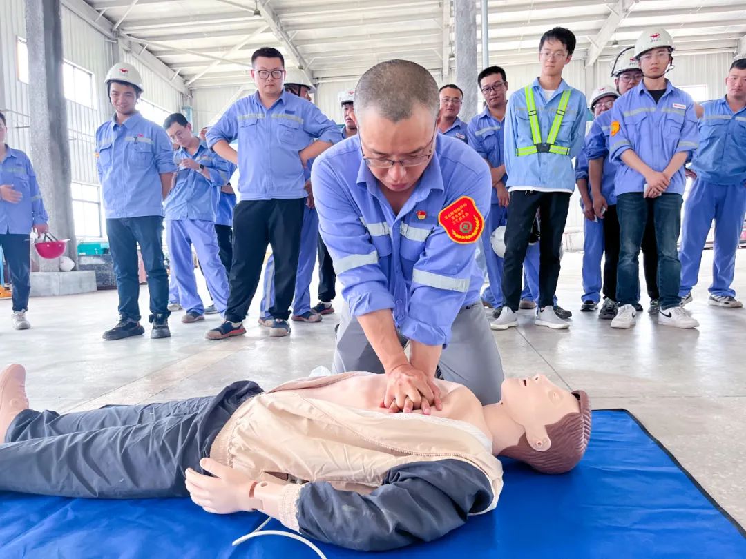 【安全生產(chǎn)月】降解新材料公司開展消防應(yīng)急技能比武(圖5) 圖片