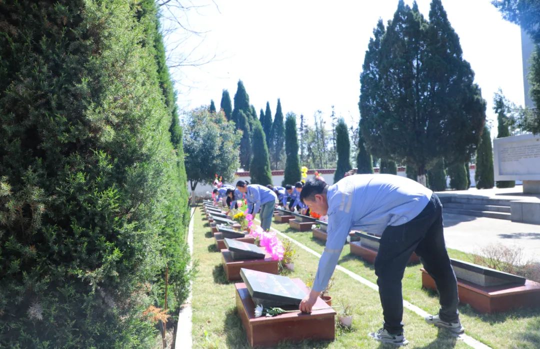 傳承紅色基因賡續紅色血脈！松滋肥業開展清明祭英烈主題黨日活動(圖5)
