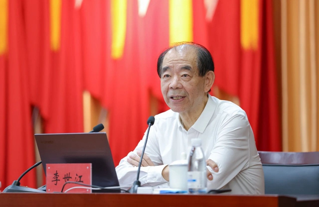 多氟多公司董事長李世江在“宜化大講堂” 作專題輔導(圖2) 多氟多公司董事長李世江在“宜化大講堂” 作專題輔導(圖2)