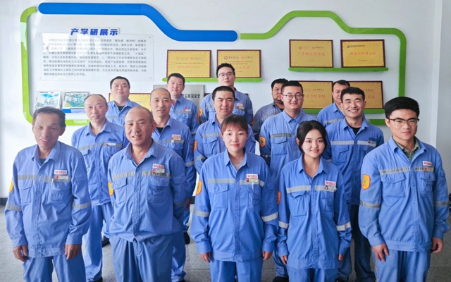 新疆宜化5個班組獲評準東開發(fā)區(qū)安全管理標準化班組(圖1)