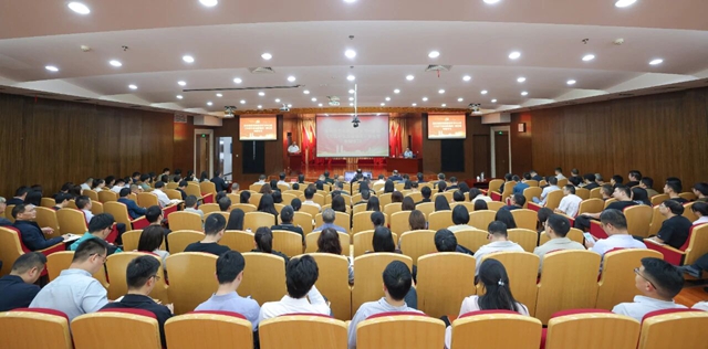 宜化集團黨委理論學習中心組舉行集體（擴大）學習