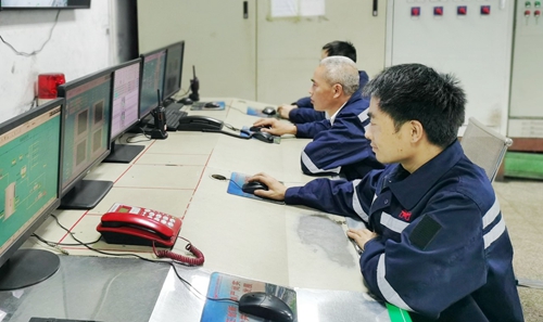 上下同心合力攻堅 股份公司小籽煤制氣項目運(yùn)行平穩(wěn)